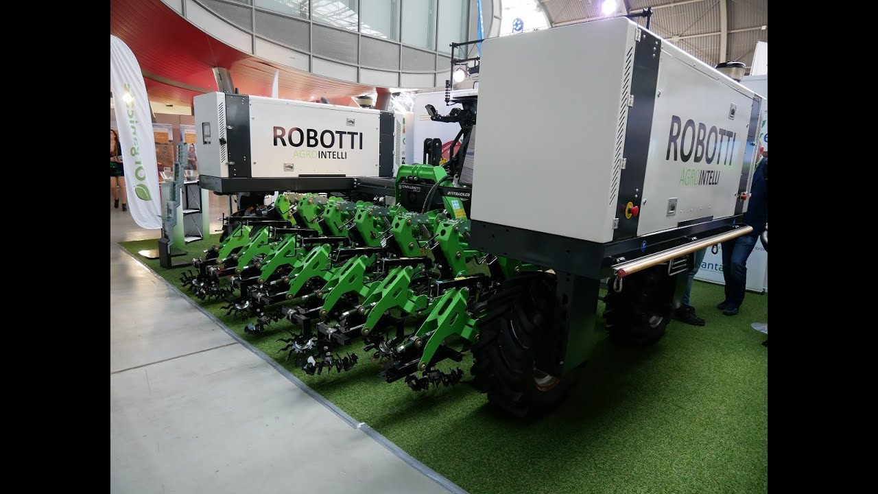 Niezwykły autonomiczny nośnik narzędzi Robotti Agrointelli na targach Agrotech 2022