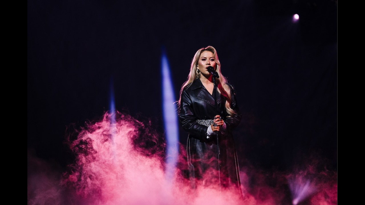 ELINA BORN 