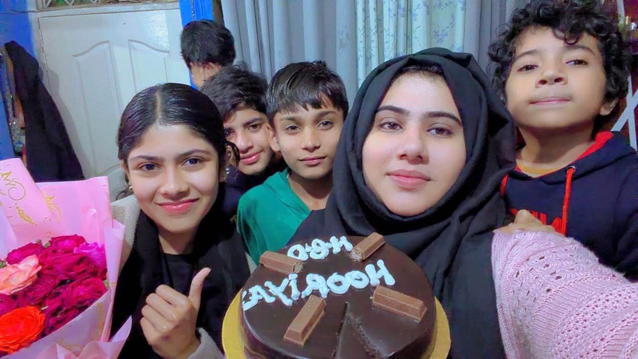 Hooriya ko dia birthday surprise 😂😂😂💕💕❤️❤️