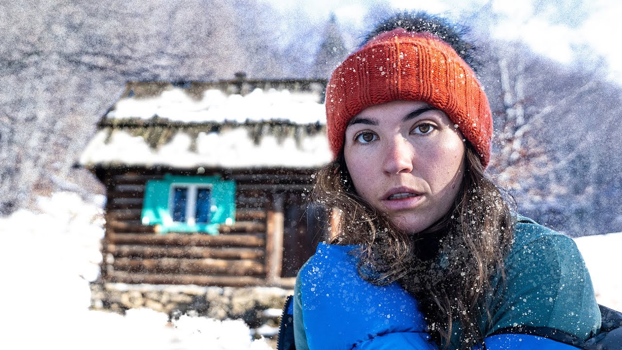 Deep Winter in My Mountain Cabin (Alone & No Power)