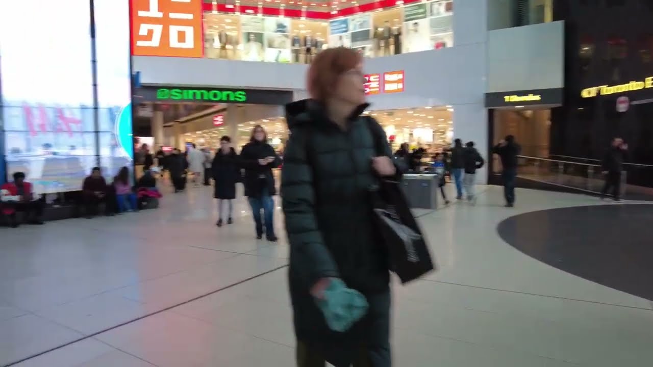 EATON CENTER MALL TORONTO CANADA #toronto #canada #mall #eatoncentre 