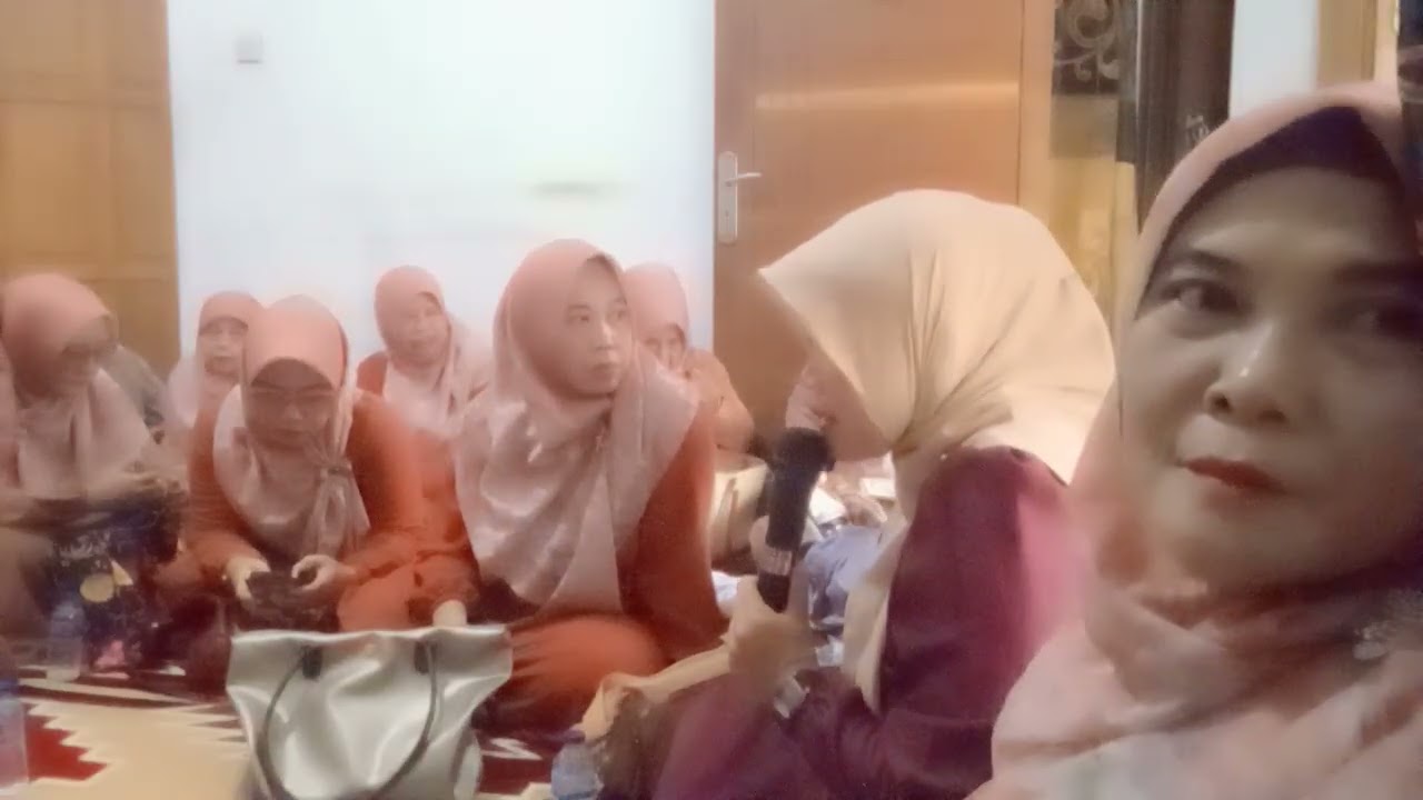 Tawaquffan sementara Mt Annur.Nadhom Yaa Robbi Sholli Ala Muhammad/Assalamu'alaikum/bc Inna fathahn