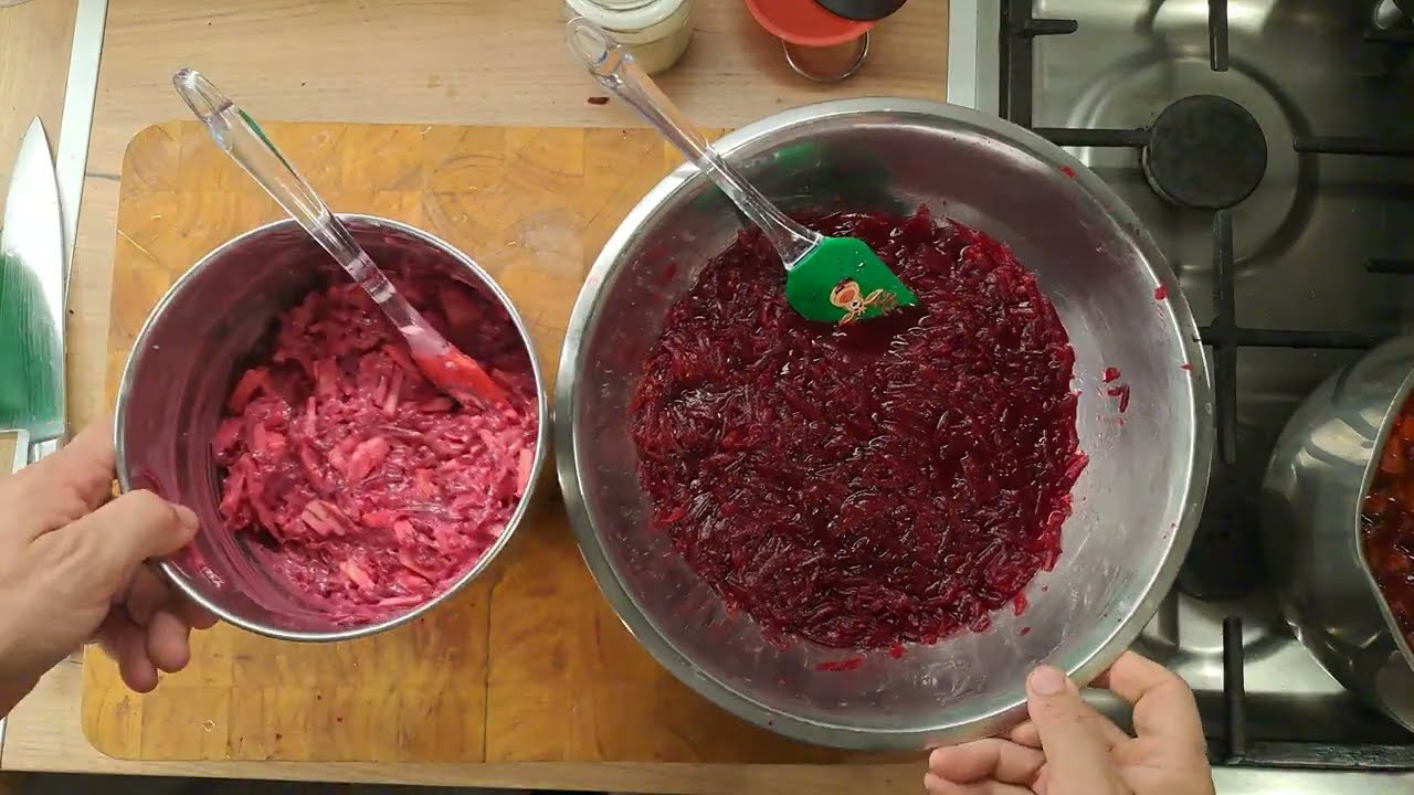 Klasszikus ecetes &eacute;s alm&aacute;s majon&eacute;zes c&eacute;kla sal&aacute;ta ha m&aacute;r itt a c&eacute;kla szezon .-)