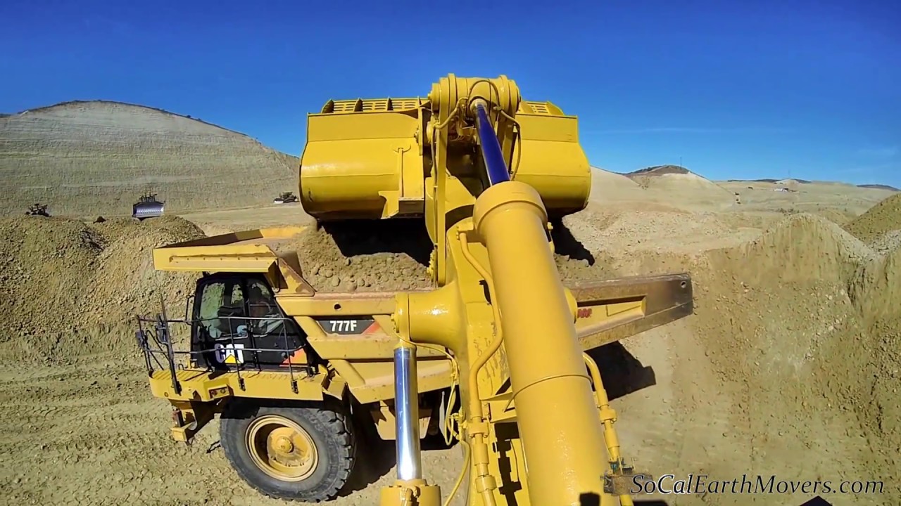 CAT 992G wheel loader, inside & outside view