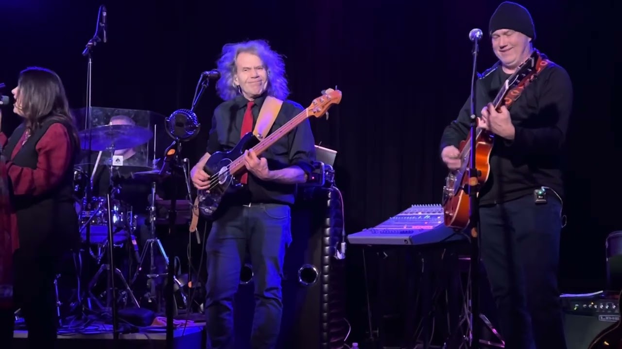 Gypsy Queen-Heart/All Alone-Fleetwood Mack/Stand Back-The Cave. Dec. 20, 2025