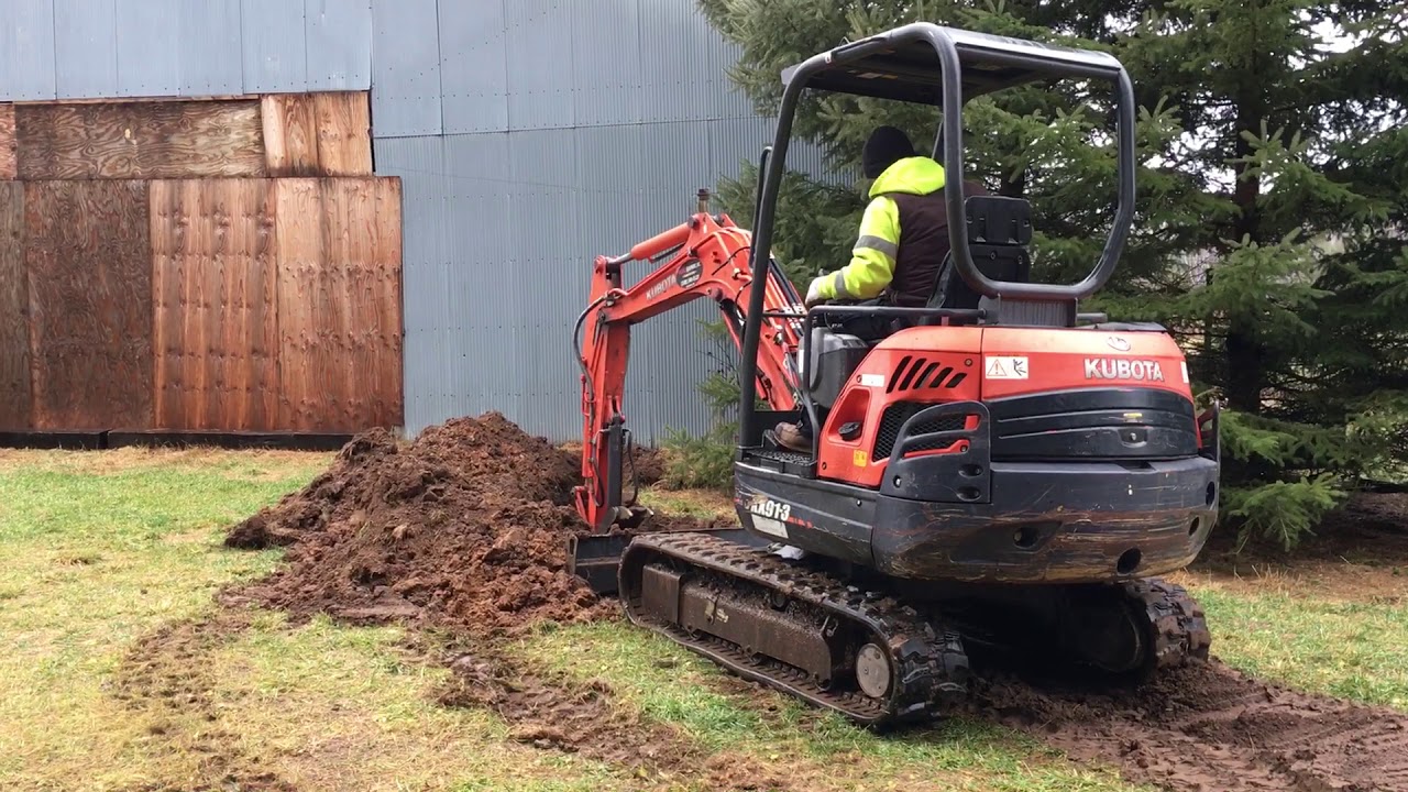 Kubota KX91 Excavating