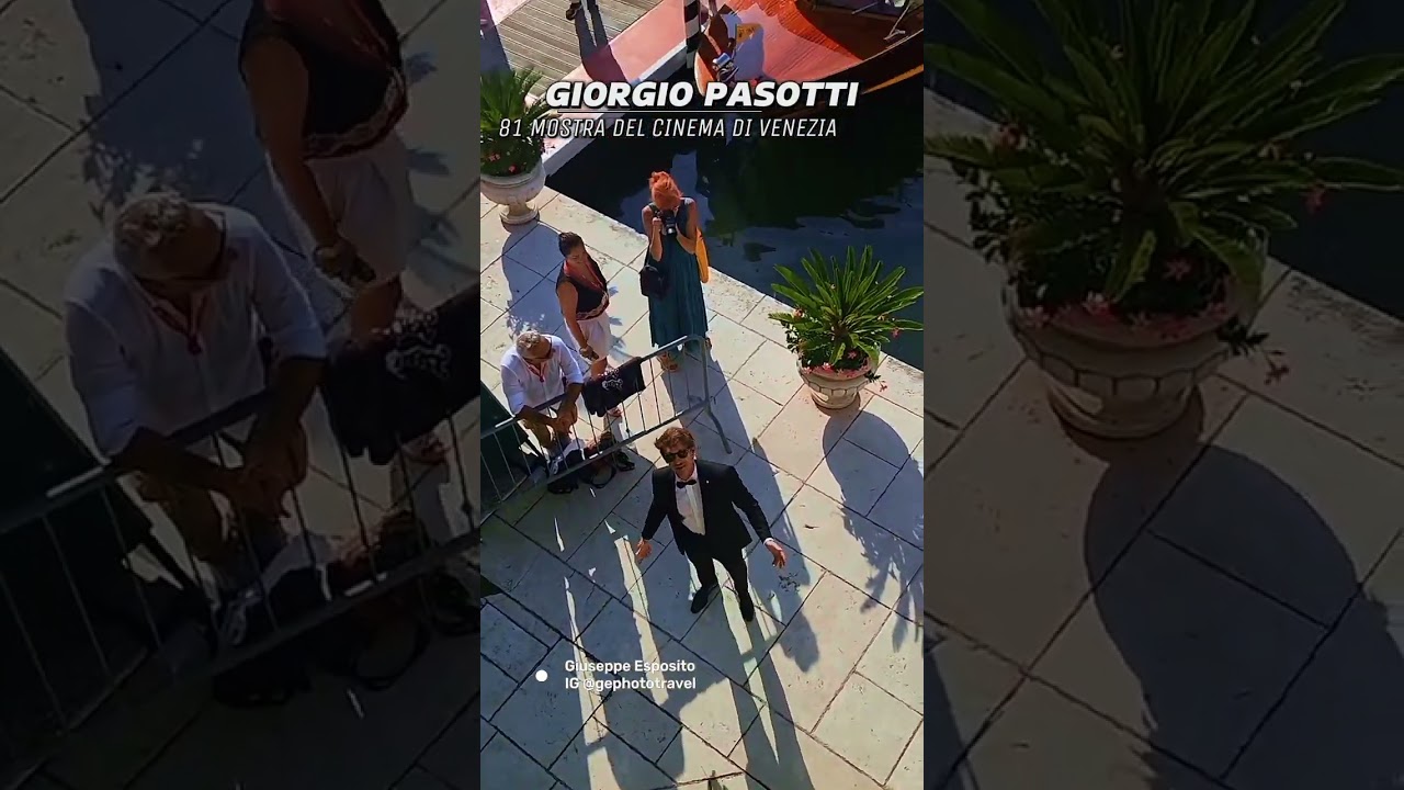 Giorgio Pasotti arriva all'81 Mostra del Cinema di Venezia (video di Giuseppe Esposito)