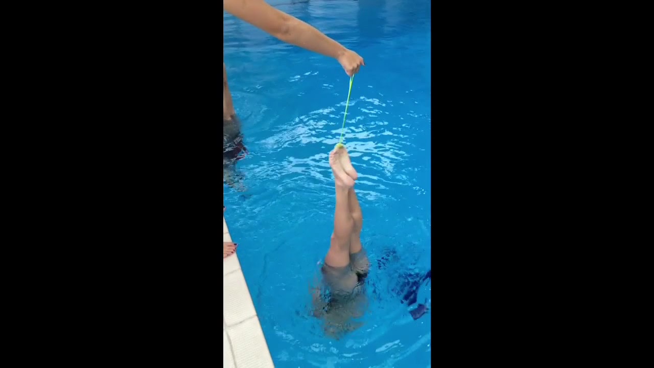 Vertical String for Synchronized Swimming