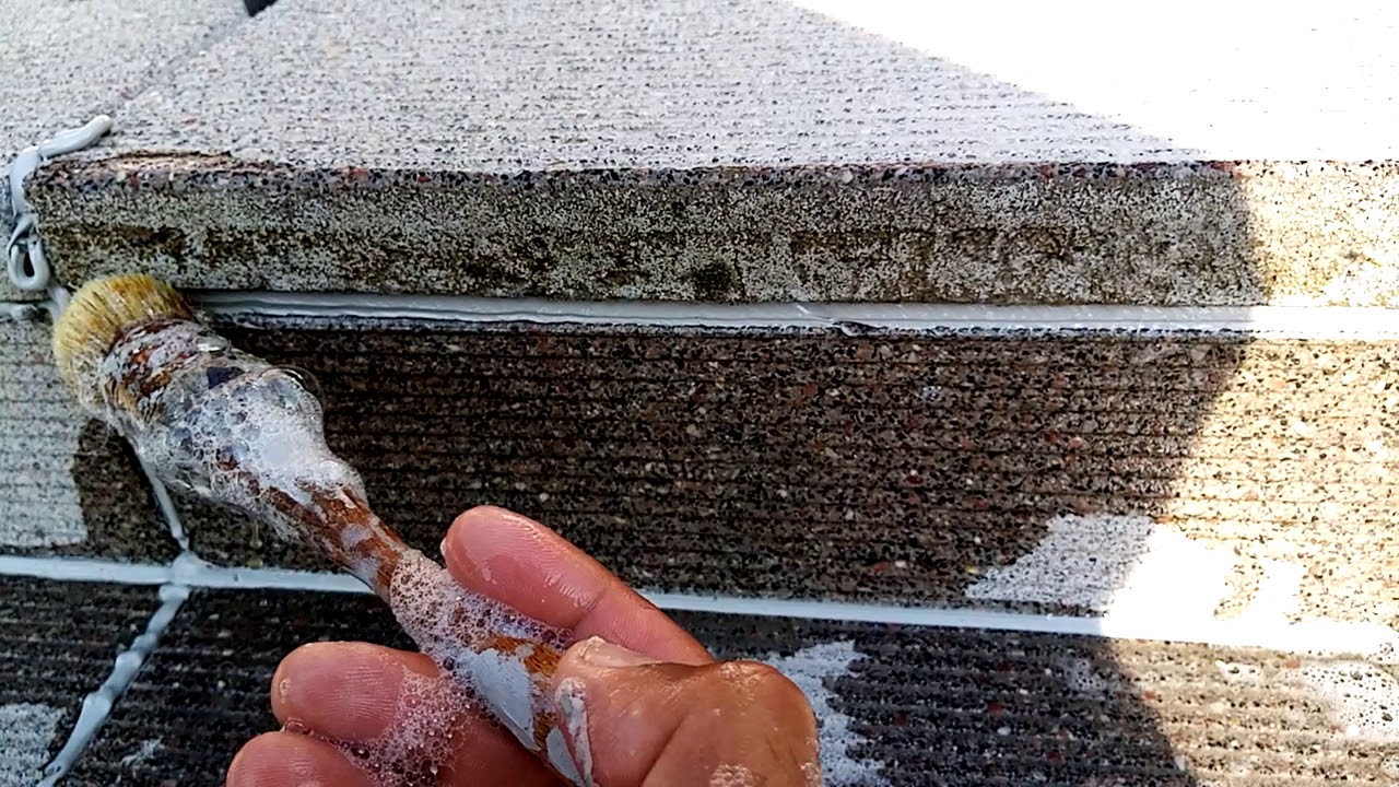 Lissage de joints souple soudal 215 lm