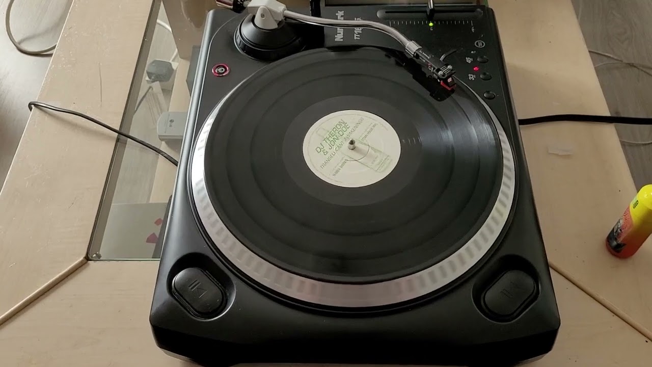 Numark TT1625 direct drive dj turntable