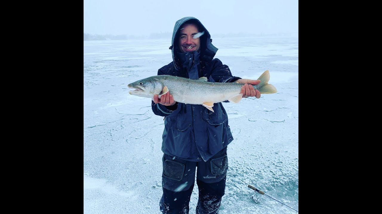 Подледная рыбалка на озере Шамплейн, безумие озерной форели. Какой замечательный день!