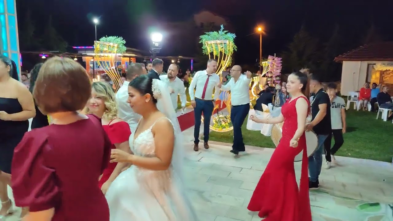 DEMİRCİ'de Aysel Anıl Cem Sıvacı çiftinin düğün töreninden görüntüler