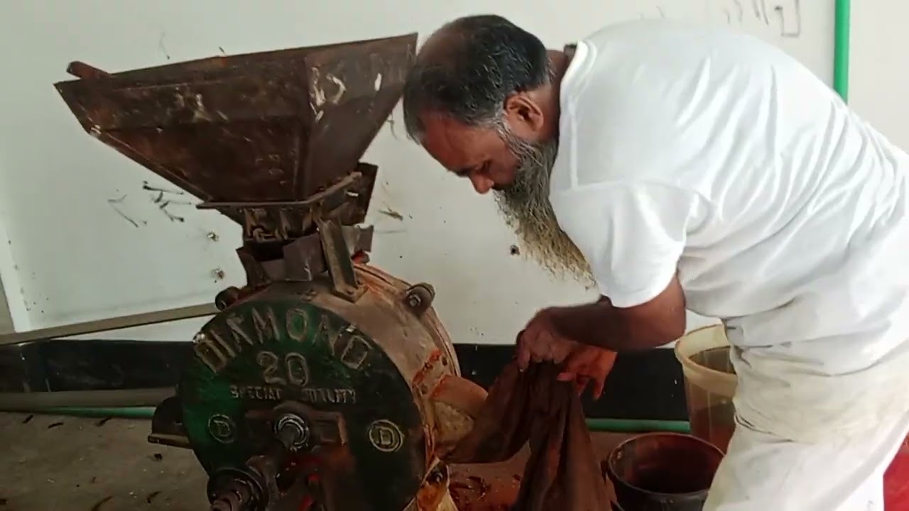 আজকে আবারো চলে আসলাম হলুদ মরিচের দোকানে 