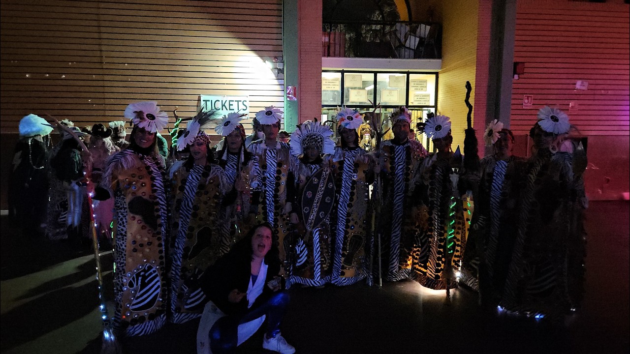 Noche de Baile de disfraces en la Caseta Municipal de Pozoblanco con la orquesta El Condado