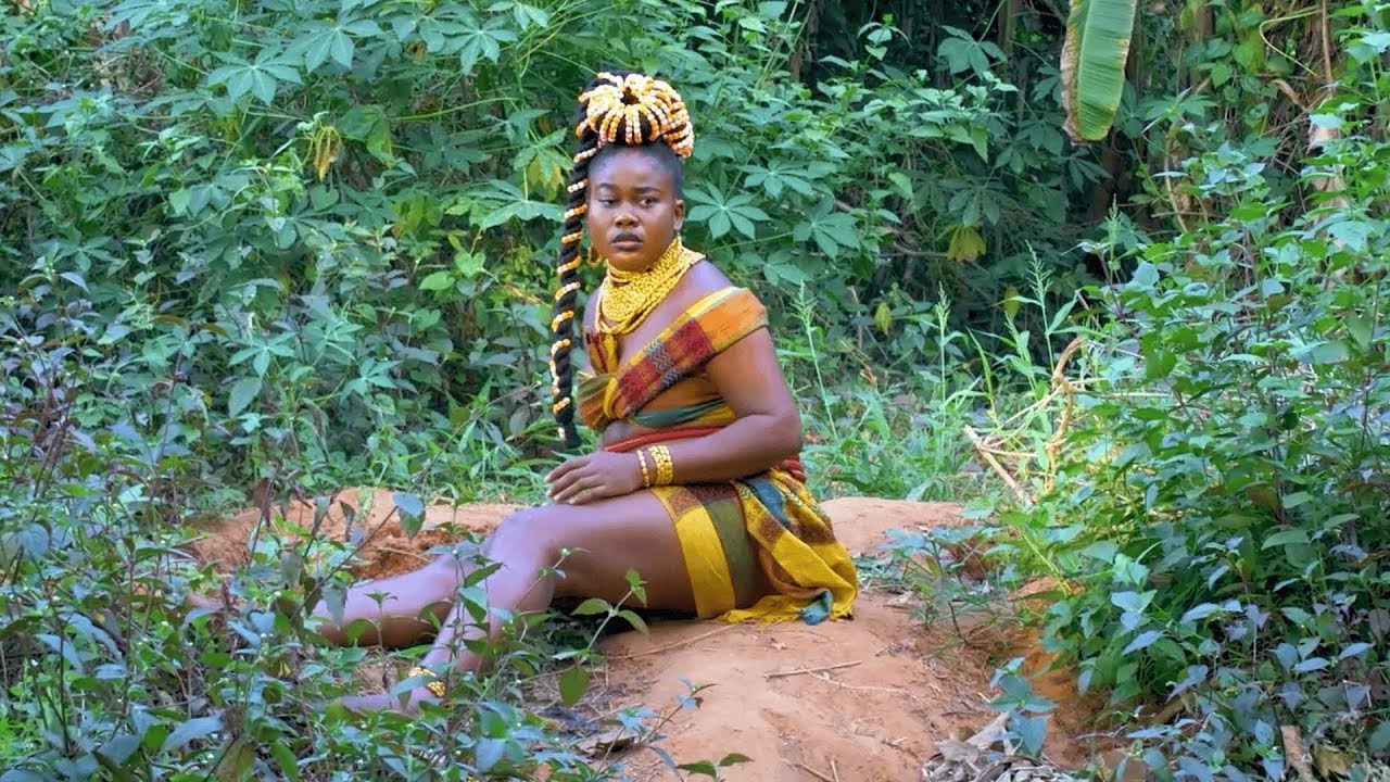 SA BELLE-M&Egrave;RE L'A ENVOY&Eacute; MOURIR DANS LA FOR&Ecirc;T MAUDITE MAIS DIEU A ENVOY&Eacute; UN PRINCE QUI L'A SAUV&Eacute;