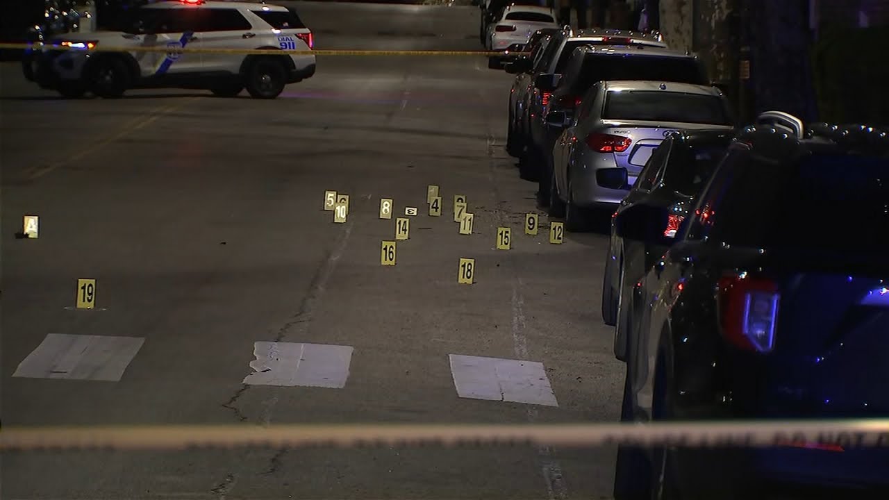 По данным полиции, 13-летний подросток погиб, еще один получил ранения в результате ссоры, переро...