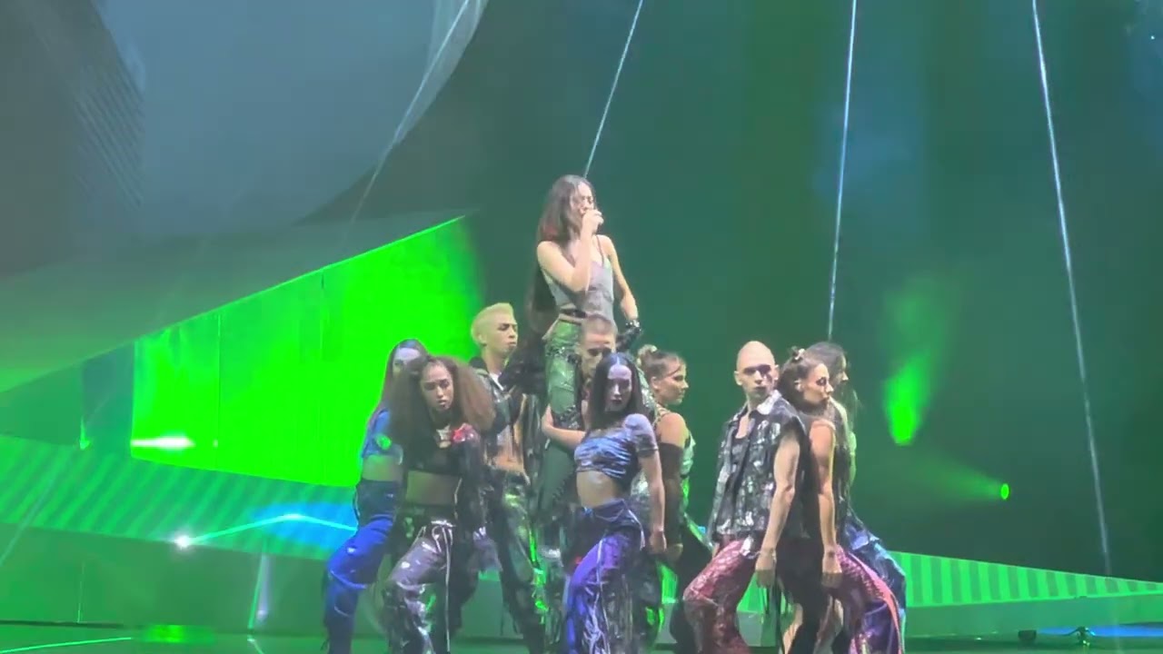 Calla tú - Danna Paola Tour Xt4s1s