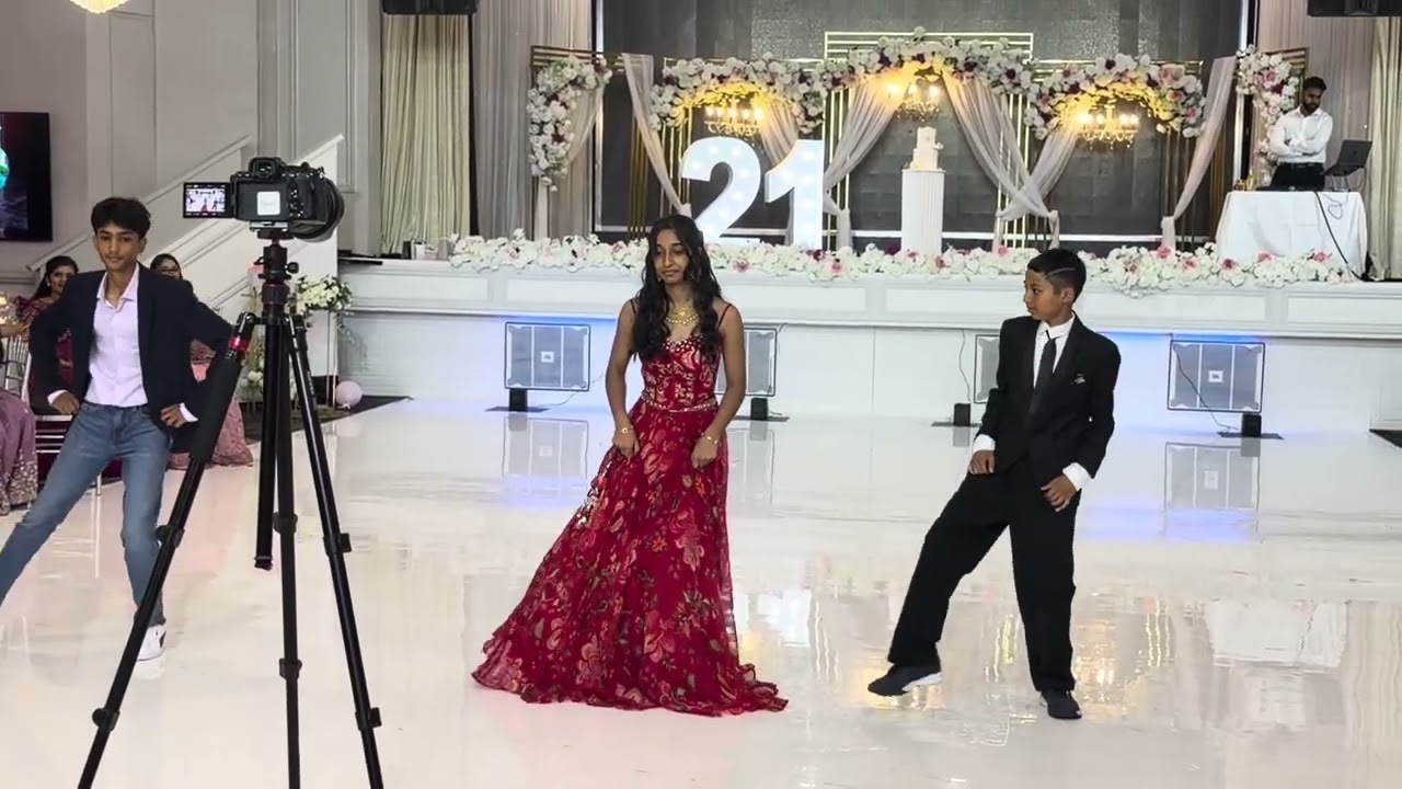 Gaatri’s 21st - Kids - Vibe undhi le baby / Monica 