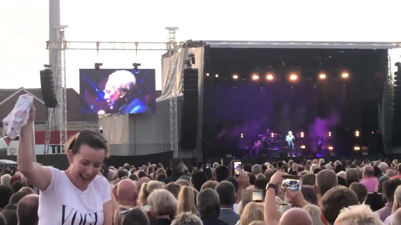 Tom Jones @ Bristol County Ground, Bristol ... 13-07-19