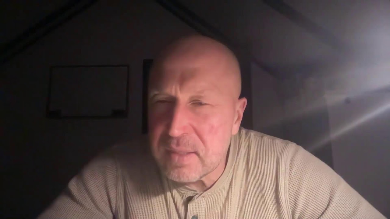 Почему ненависть к мужчинам и женщинам собирает миллионы просмотров (и делает тебя слабее).