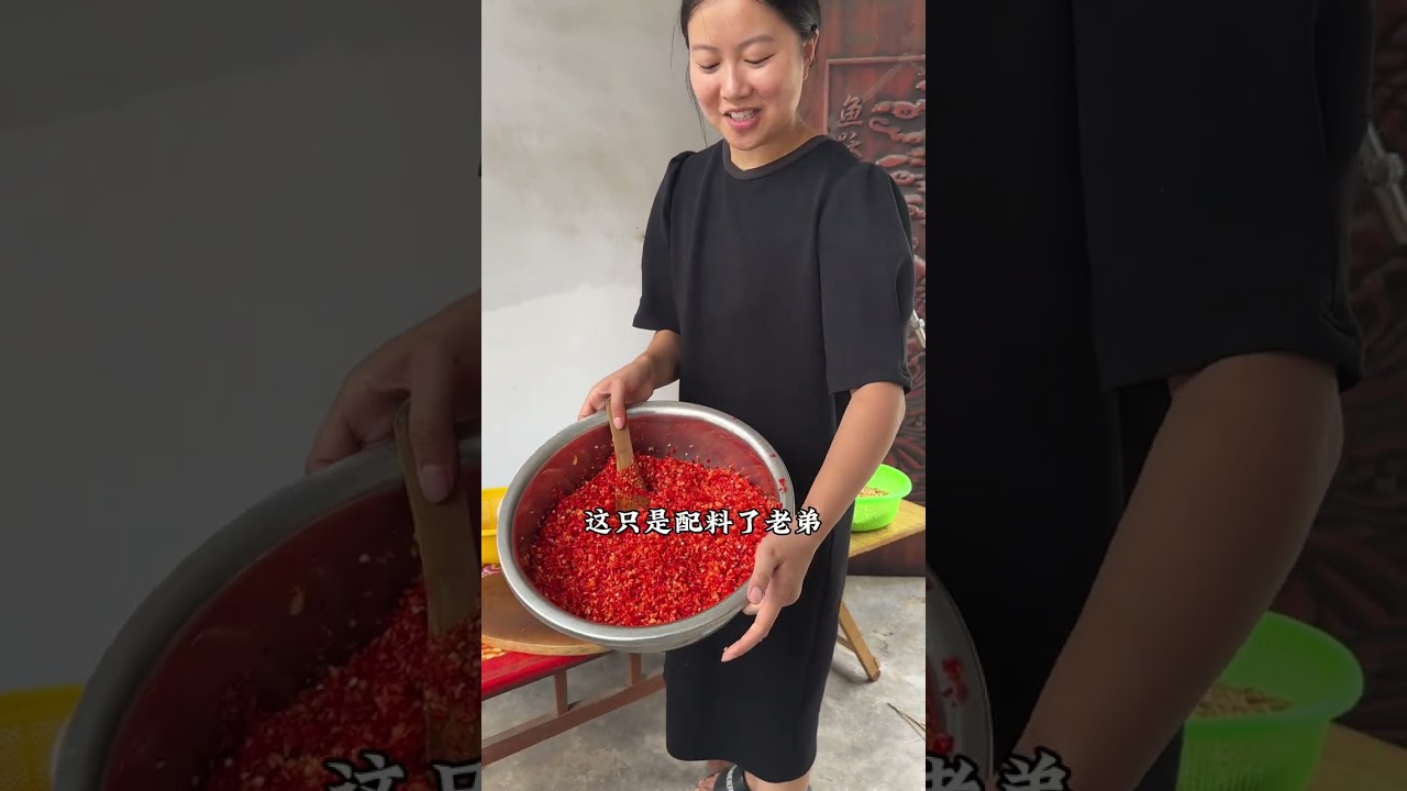 今天奶奶带着全家人做的西瓜酱配着发面馍也太香啦😁😁😁#新农人计划2024 #这才是该有的农村生活 #爱就是一起吃好多好多顿饭 #农村美食 #我的乡村生活