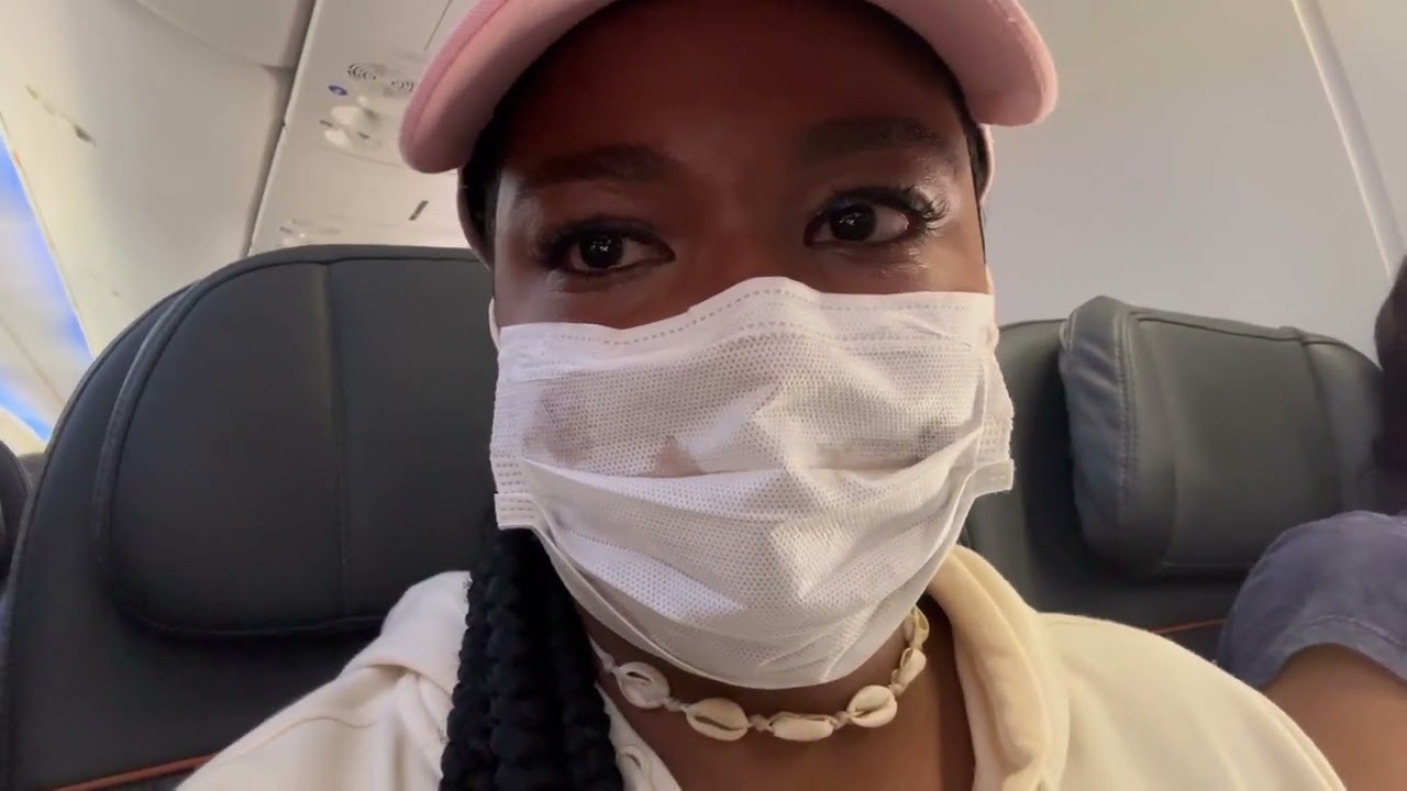 A PRIMEIRA VEZ  DE TAIS DE AVIÃO