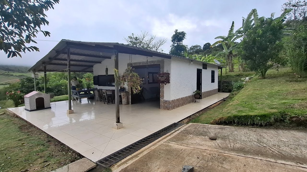 🏡 Finca 6.700 m² con 2 casas + galpones para 2.000 gallinas 😱 ¡Oportunidad! #FincaEnVenta