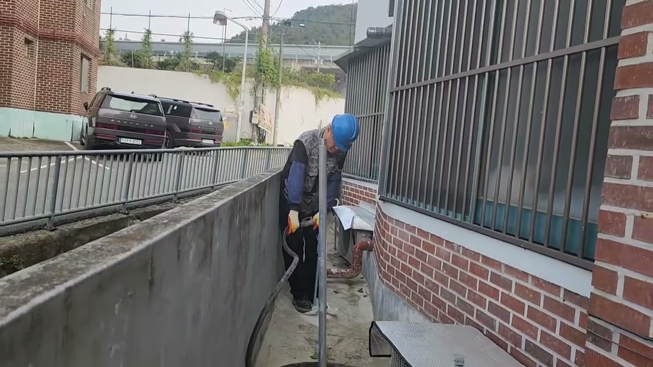파주시 적벽돌주택 외벽균열과바닥 계단벽 갈라지고 지반침하로붕괴 지반침하보강