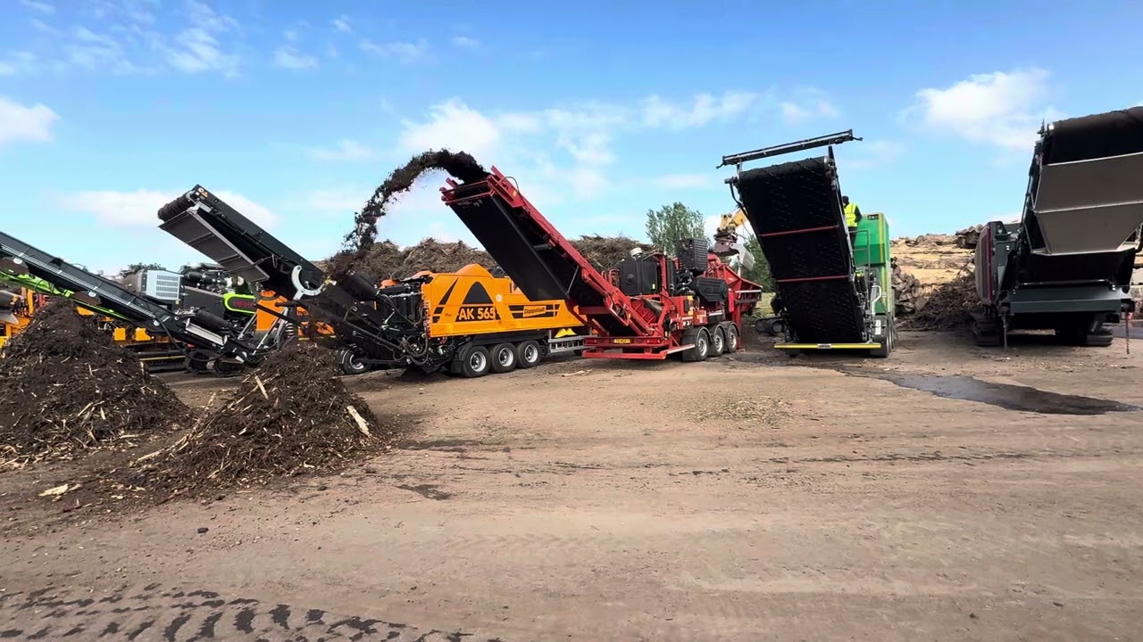 Morbark Wood Hog 3000XP horizontal grinder