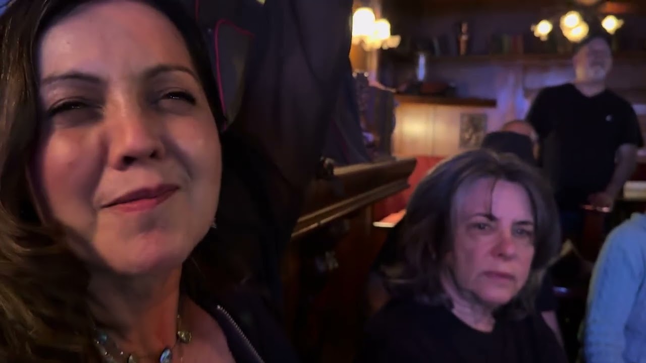 Beaux Gris Gris put on a phenomenal show tonight at the Maui Sugar Mill Saloon in Tarzana!