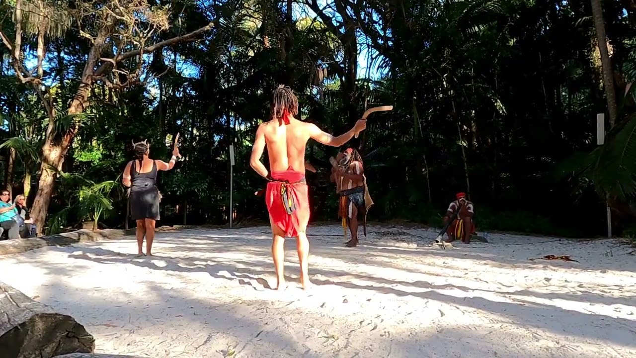 Aboriginal Dances - Currumbin Wildlife Sanctuary