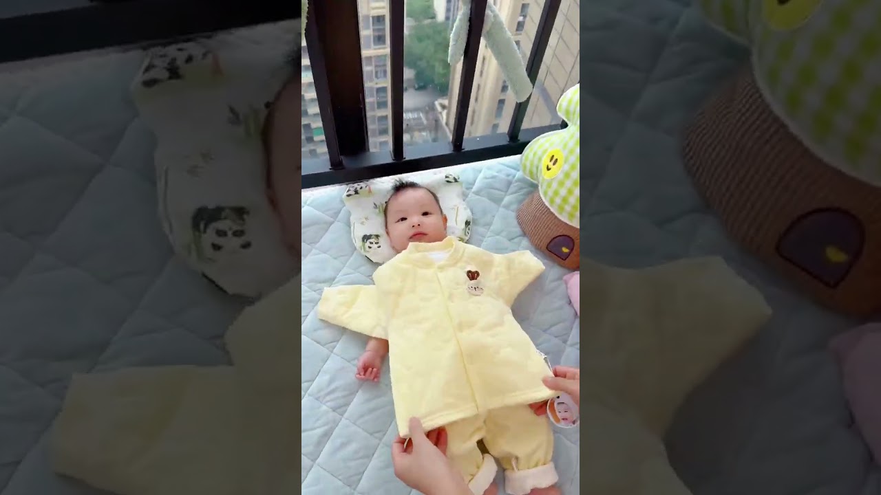 The baby's traditional Chinese style vest is really beautiful. It is 