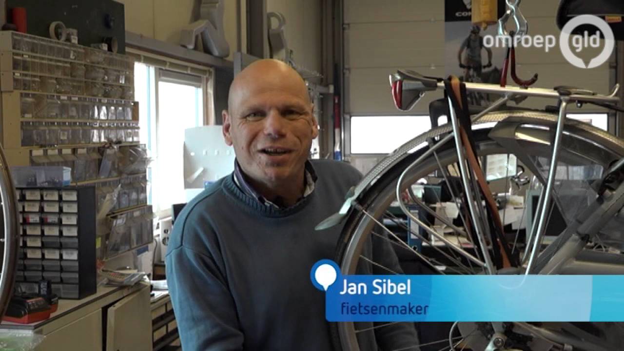 Fietsen over 'glasfalt' in Beusichem: komt die lekke band! Omroep Gelderland