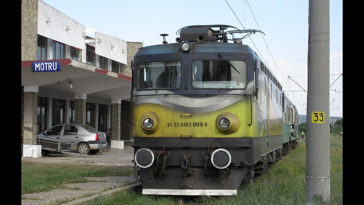 Romania: Softrans Craiova - Motru passenger train hauled by electric loco 462-009