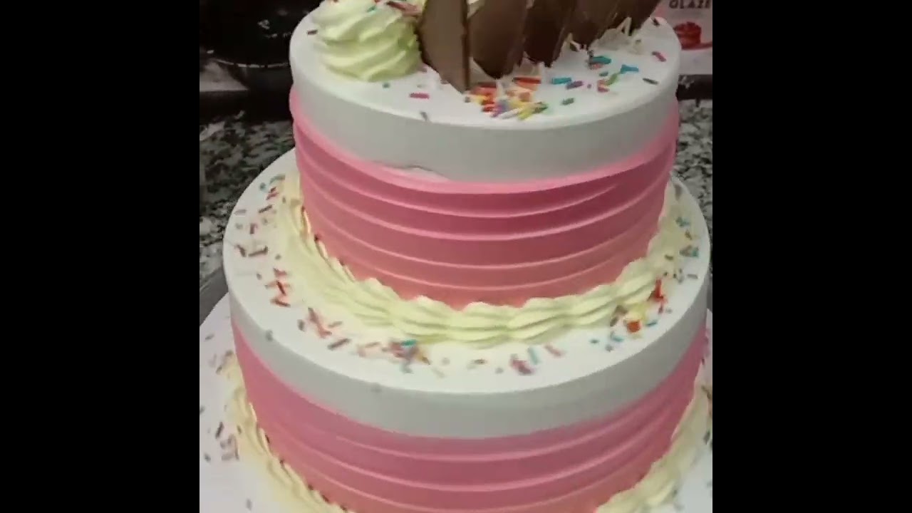 Happy new years cake today special Gud day sweet dreams yammy cake 🎂