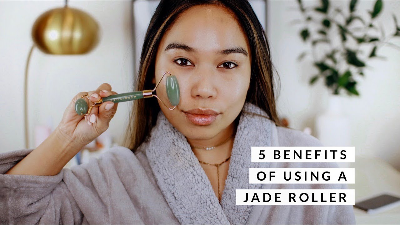 5 Benefits of Using A Jade Roller + How To Use