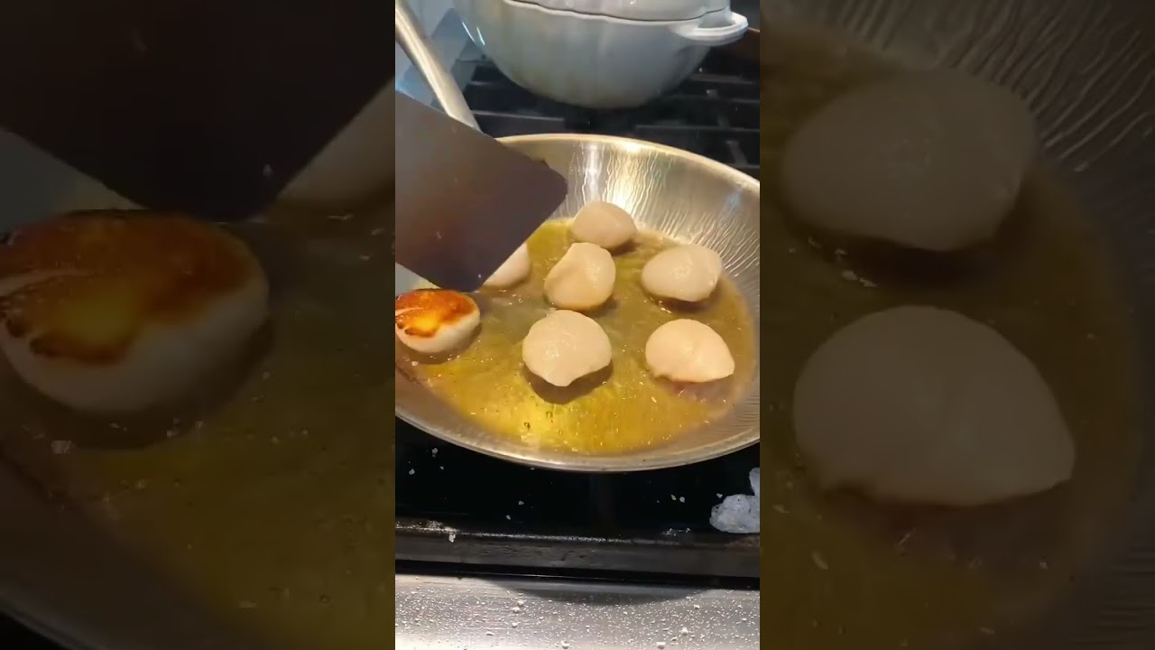 Everything Bagel Pan Fried Scallops with my Everything Bagel Seasoning! #flavorgod #food #cooking