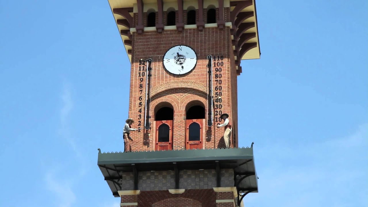 Grapevine, TX Glockenspiel: The Would-Be Train Robbers