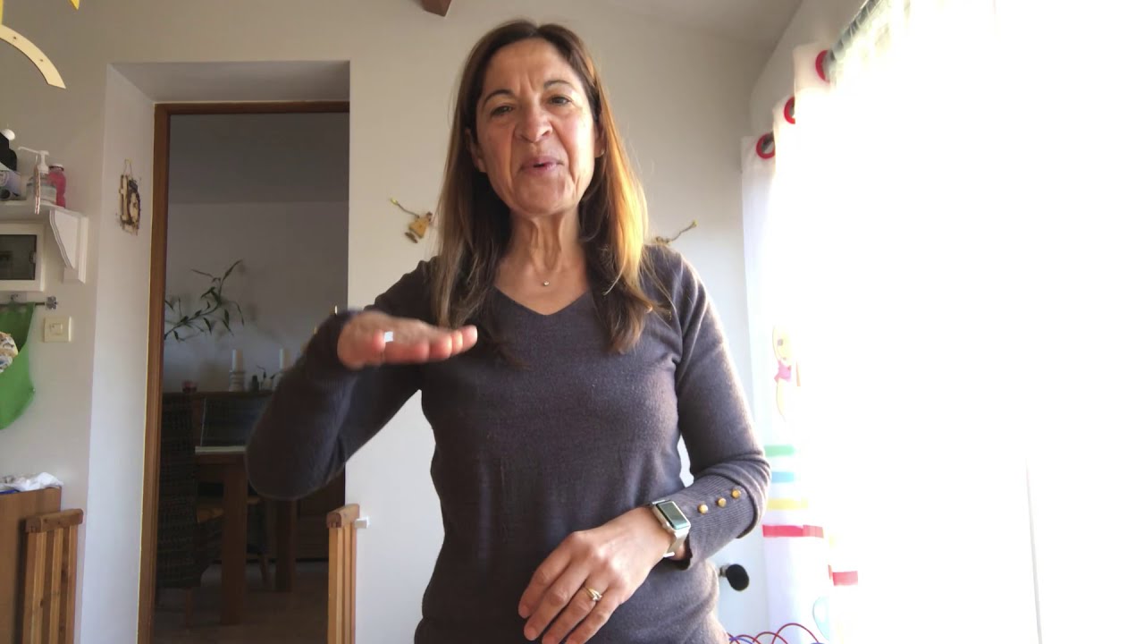 Pirouette cacahouète avec les gestes de la langue des signes