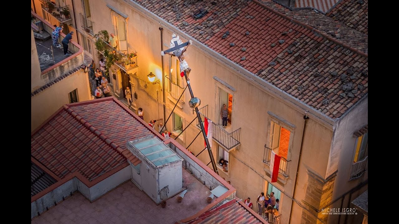 Il Cristo lungo di Castroreale 2022