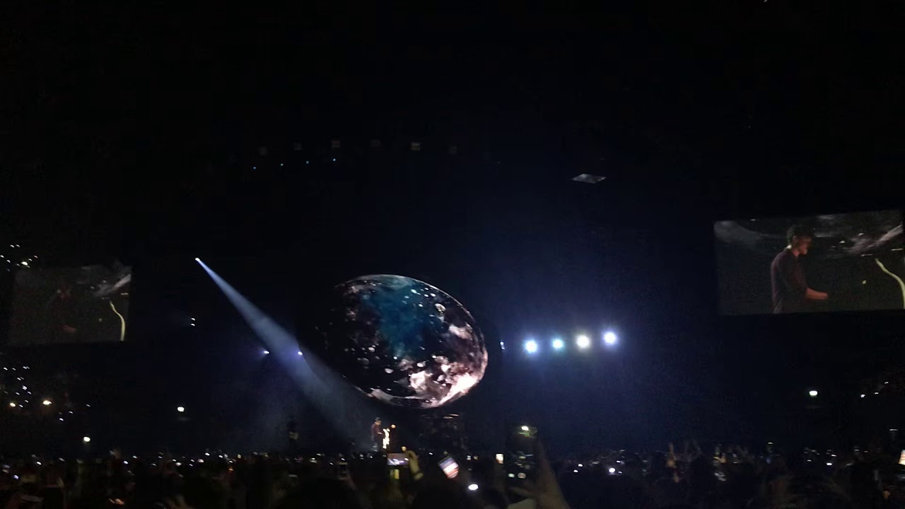 Shawn Mendes - Never Be Alone (Live in Amsterdam)