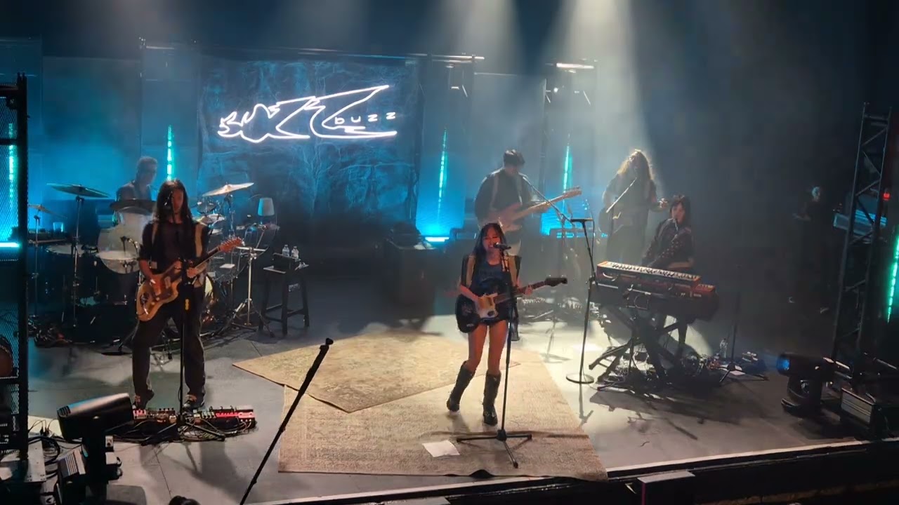 Niki - Buzz (Live) | Buzz World Tour Dublin