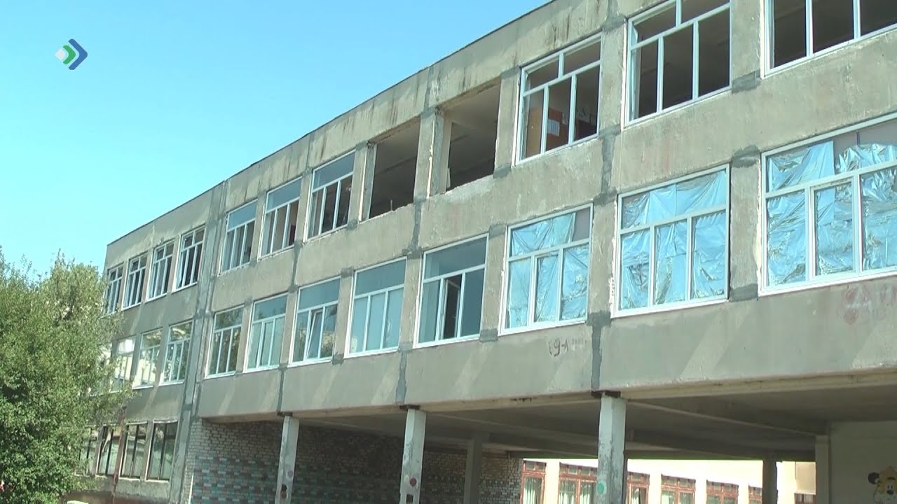 В Ровеньках специалисты из Коми начали ремонт школы