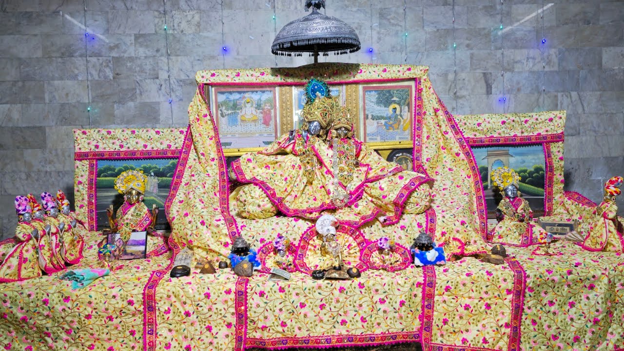 श्री निम्बार्क कोट में पौष पूर्णिमा को श्री श्रंगारी जी महाराज जी की जयंती पर मंगल गायन