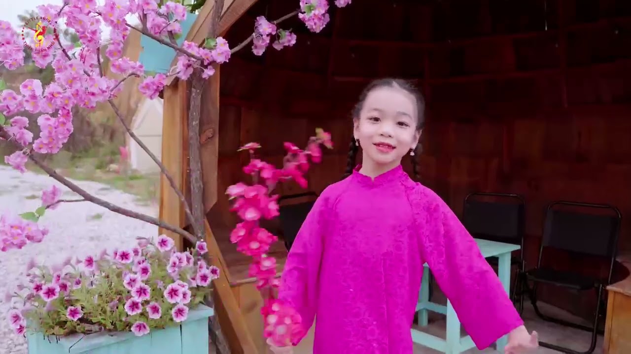 E Moon - Tết 2026