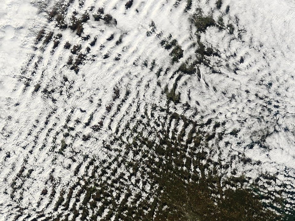 Trapped lee waves (mountain waves)