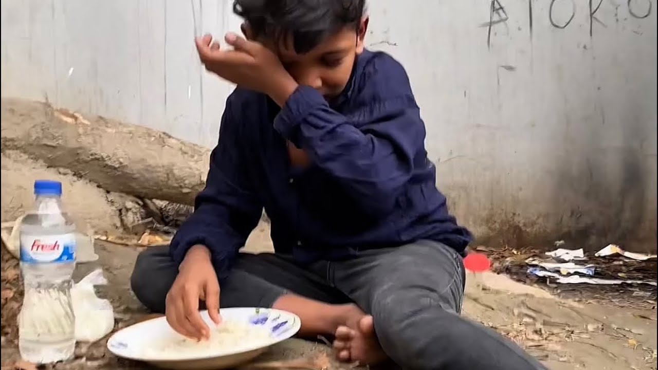 এই পৃথিবীতে মানুষ এমন কষ্টে থাকে #foryou #official #viralvideo #emotional