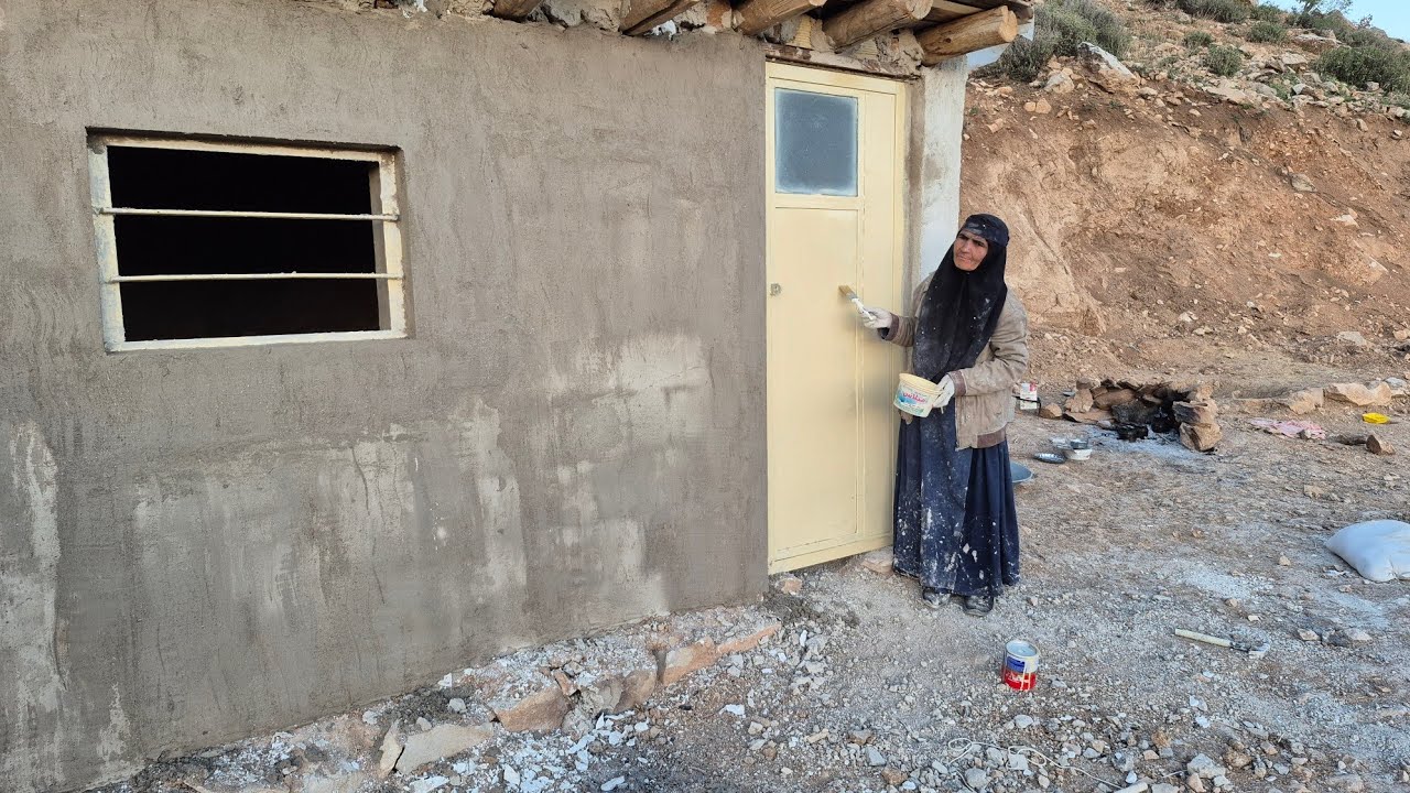 Grandma rescue from the danger of wild animals: installing new door in the mountain hut