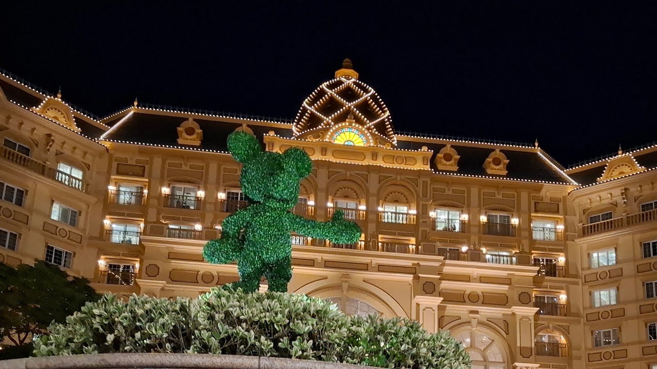 Tokyo Disneyland Hotel, The Ultimate Disney Hotel tour, right at the Disneyland Entrance & Monorail