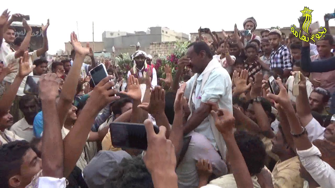الشباريق جمعت الماضي بالحاضر فرحا بزفاف ثلاثة من ابنائها جمال وحسن ومحمد عبدالناصر حويتي غناء أصيل أ